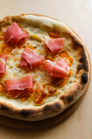 Pizza crudo