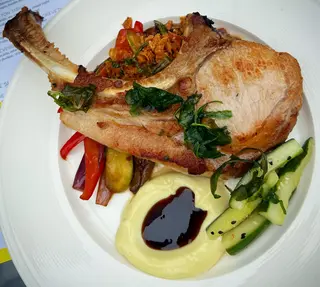 Tomahawk PORK CHOP