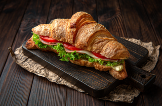 Croissant Sandwich cu șunca