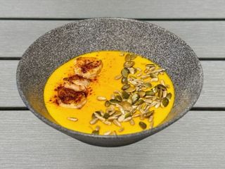 Гарбузовий крем-суп з креветками (310g)