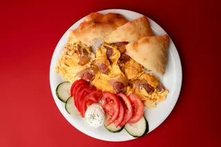 Omlet sa pršutom i kačkavaljem