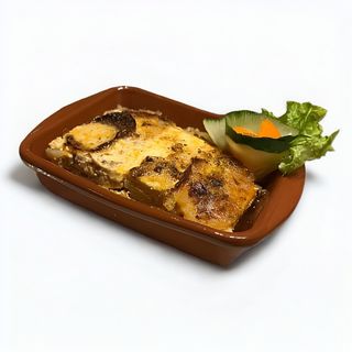 Musaka sa kupus salatom