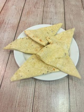 Cheese garlic naan