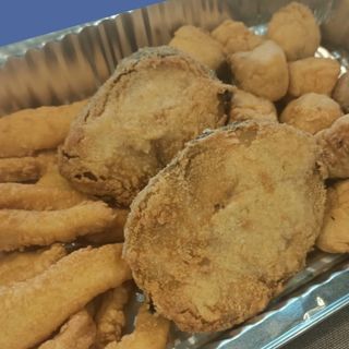 Variado de pescado frito 