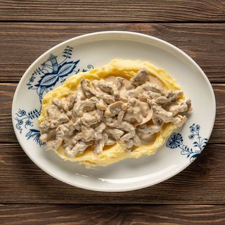 Бефстроганов з пюре