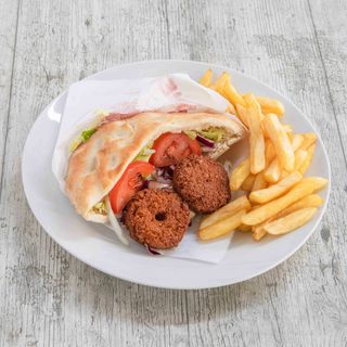 Menu falafel durum con patatas y bebida