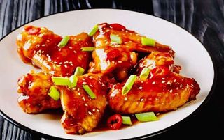 Asinhas de Frango com molho bbq e seasamo toastado 6un 