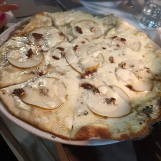 Gorgonzola pere e noci