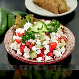 Мешана салата със сирене (230г)