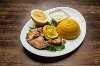 Somn la gratar cu mamaliga si mujdei