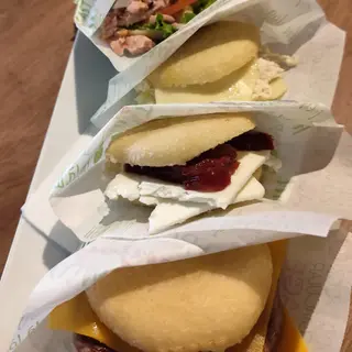 Arepa De Queso Y Guayabo (1 Ud.)