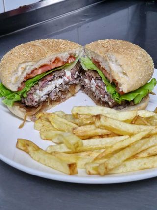Hamburguesa Con Rulo De Cabra