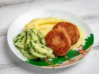 ДМ Котлетки з лосося з картопляним пюре (70/100/60g)