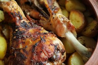 Пуешко С Билкови Печени Картофи (350г)