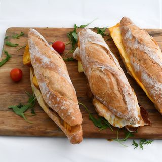 Bocadillo Tortilla de Queso