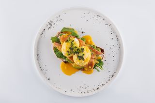 Яйца Бенедикт