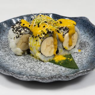 89.- Uramaki Plátano