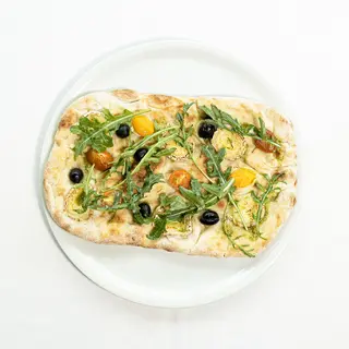 Foccacia con Pesto, Queso Rulo de Cabra, Tomatitos...