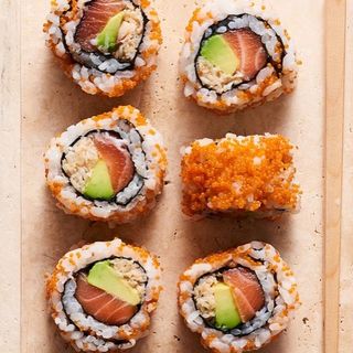 58. California Salmón Roll 