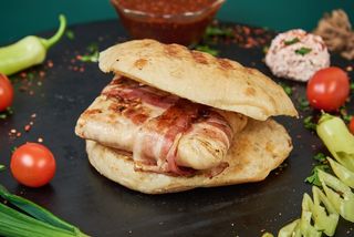 Punjena bela vešalica 300 g