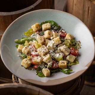 З хрумких баклажанів і томатів у соусі солодкий чилі та бринзою (230 г)