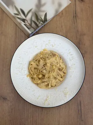 Pasta u kari sosu sa piletinom