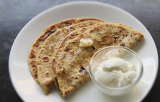 Alloo Parantha 2 Pcs + Yogurt