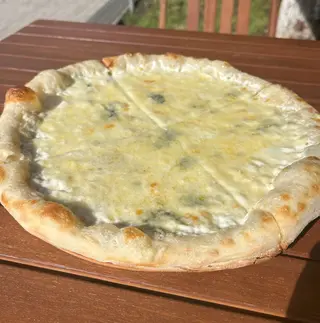 Pizza 4 cheese