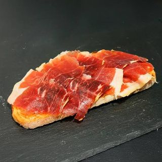 Tosta De Aceite virgen extra, Tomate natural rallado Y Jamón serrano