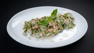 Tagliatelle Verdi al salmone