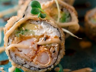 ТЕПЛИЙ Рол Ебі Темпура (2 варіанти) З сиром філа