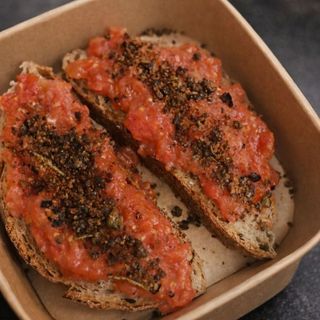 NEW! Pan Y Tomate con Crumble di Olive