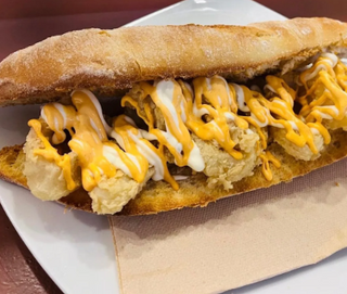 Bocadillo con calamares a la andaluza