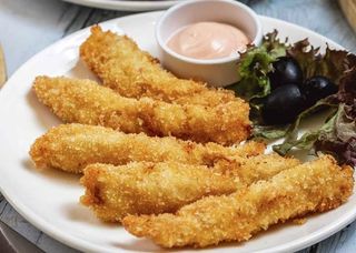 Pescado rebozado+patatas + arroz