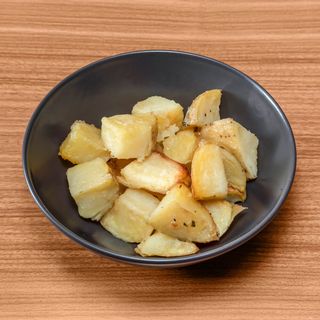 Patate dell'urto al forno con buccia