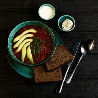 Борщ з авокадо