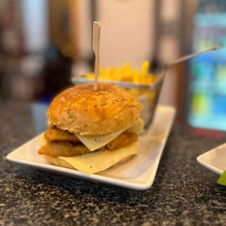 Hamburguesa Simple Dalí De Pollo