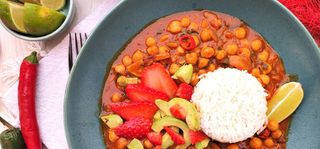 Caril Vermelho com Lumpia Vegan