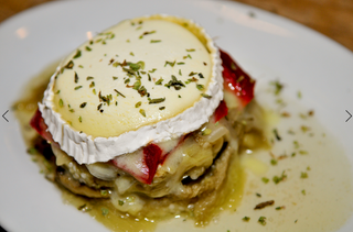 Escalivada con queso de cabra