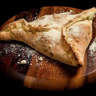 Pizza Calzone Trio family