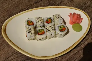 Урамаки със зеленчуци в кимчи сос (200гр)