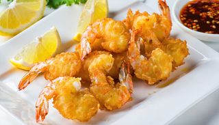 Duże krewetki królewskie w cieście sezamowym 5szt