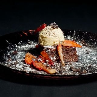 Brownie Caliente Con Helado