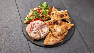 Doručak sa jajima i pančetom