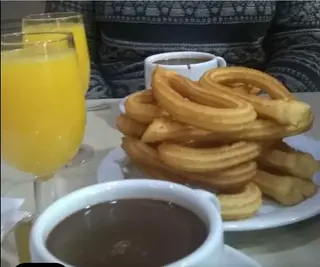 DESAYUNO  EN PIJAMA PARA 2