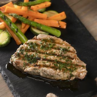 Lomo de atún rojo fresco