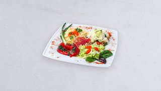 Surówka z białej kapusty po serbsku