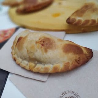 Empanada De Bacon Y Queso