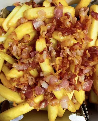 Patatine fritte con bacon