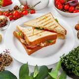 Sandwich cu file de pui